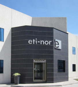Fachada exterior de la sede de Etinor en Cambados, España