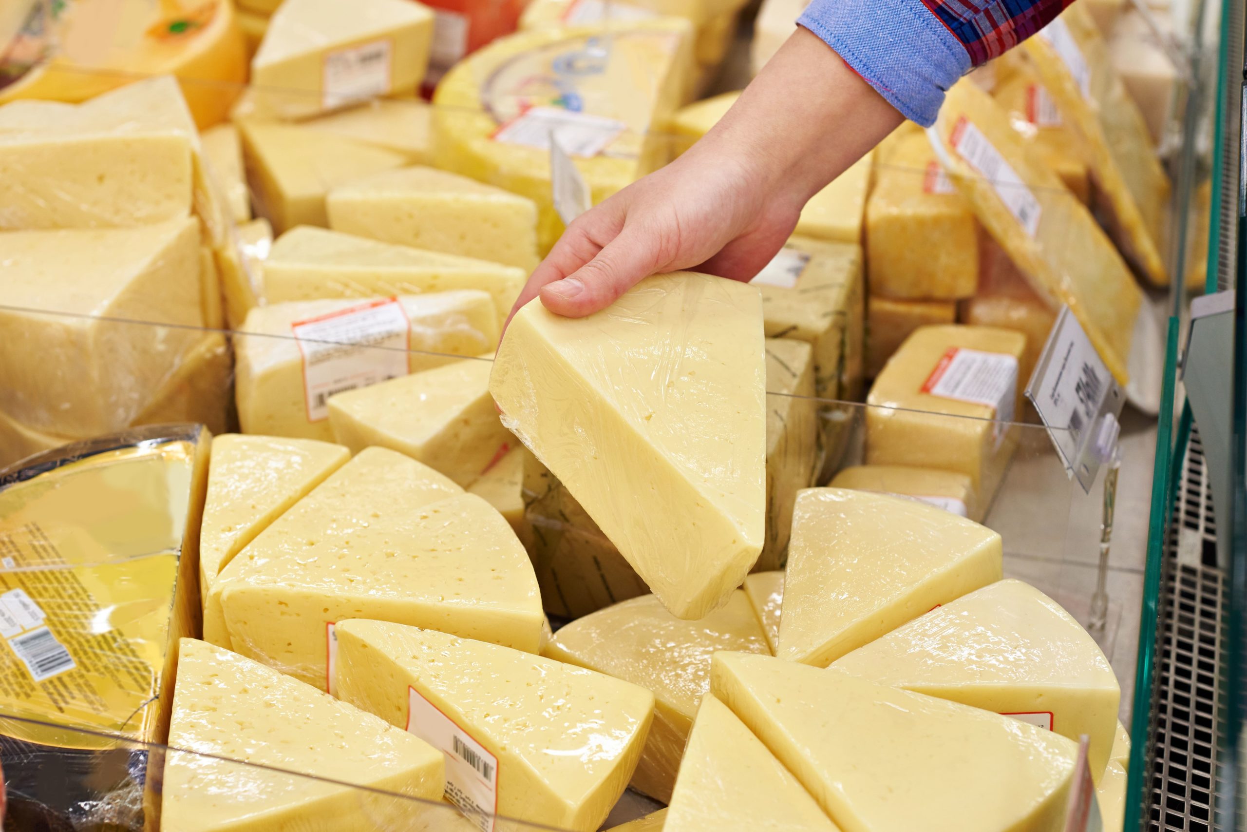 Es posible vender queso en una tienda física o digital